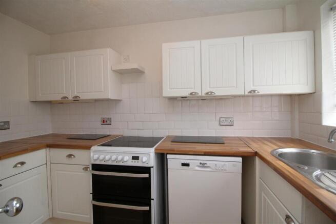 kitchen 2 .JPG