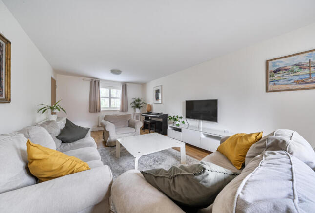 Brookfield Drive, Horley, Surrey, RH6 photo 4