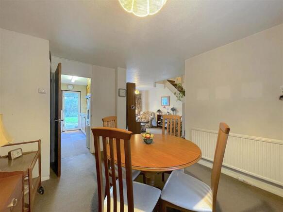 Dining Area (2).jpeg