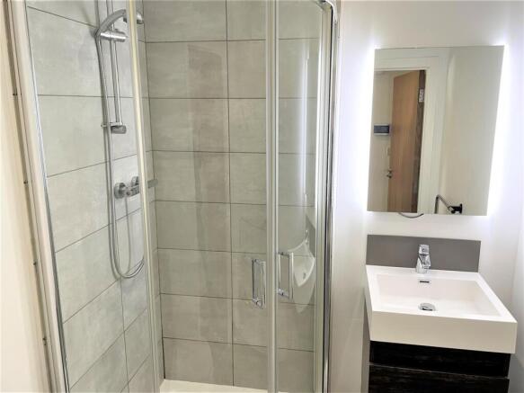 1 bed Apartment to rent Image 6