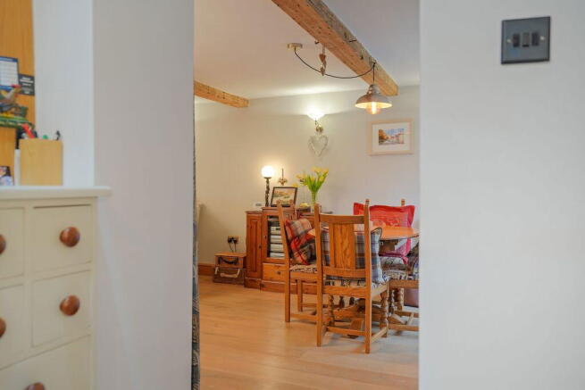 2 bed Semi-Detached for sale Image 8