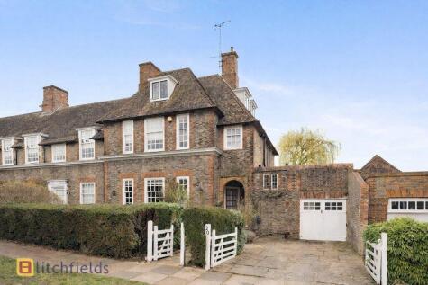 Heathgate, Hampstead Garden Suburb, NW11