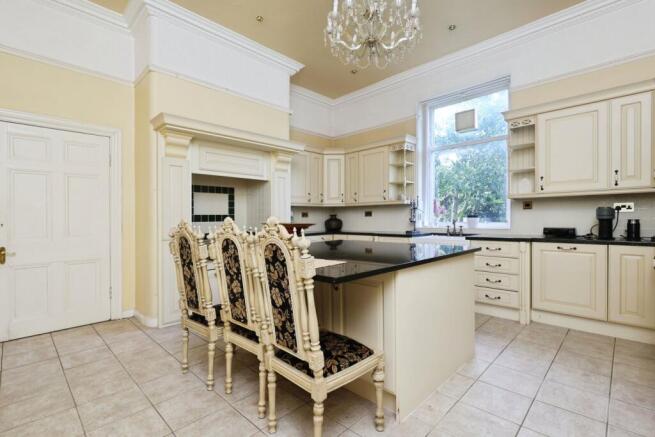 11 bed Manor House for sale Image 10
