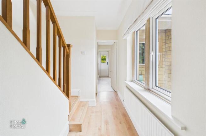 4 bed Detached to rent Image 10