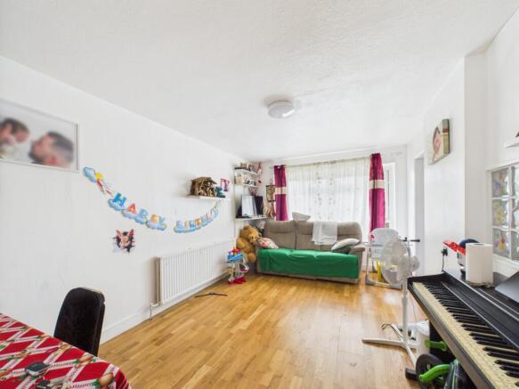 CAM03750G0-PR0065-STILL003