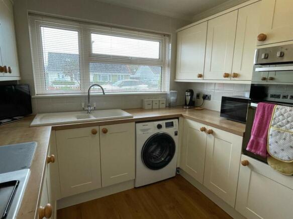 Kitchen1.jpg