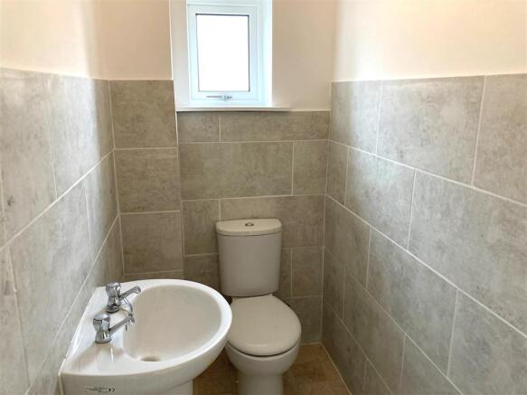 Cloakroom/wc