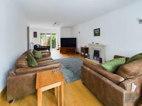 CAM02558G0-PR0218-ST