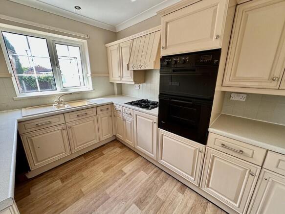 3 bed Detached for sale Image 12