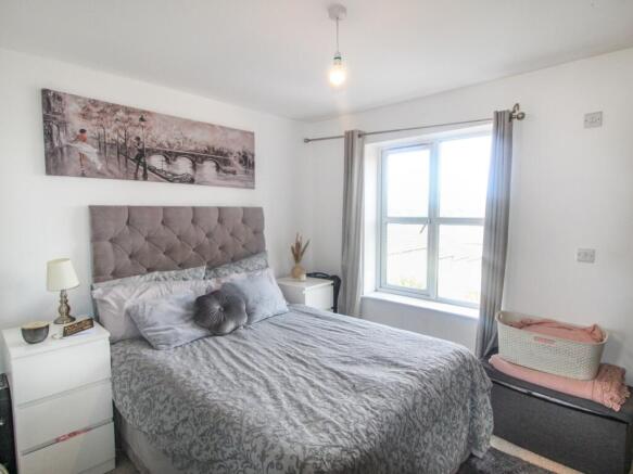 3 bed Town House for sale Image 7