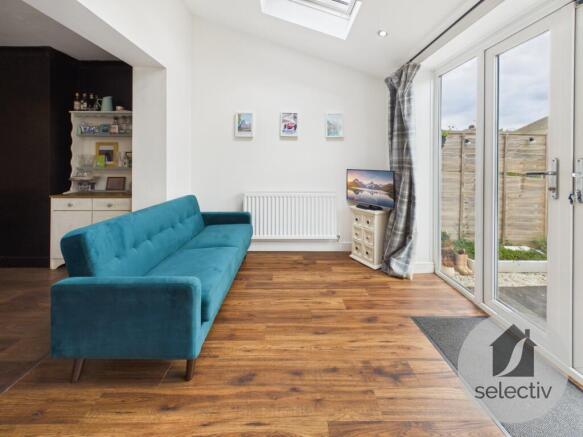 3 bed Semi-Detached for sale Image 6
