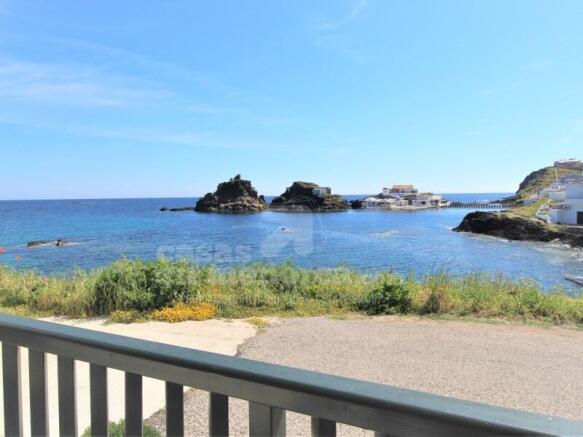House on the seafront in Sa Mesquida