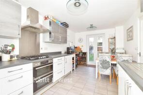 20, Baileys Way, Chichester PO18 8FE