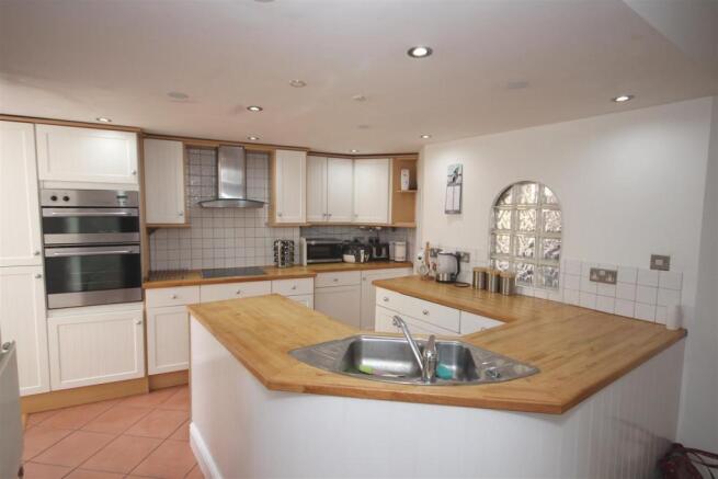 kitchen2.JPG