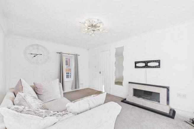 3 bed Semi-Detached to rent Image 6