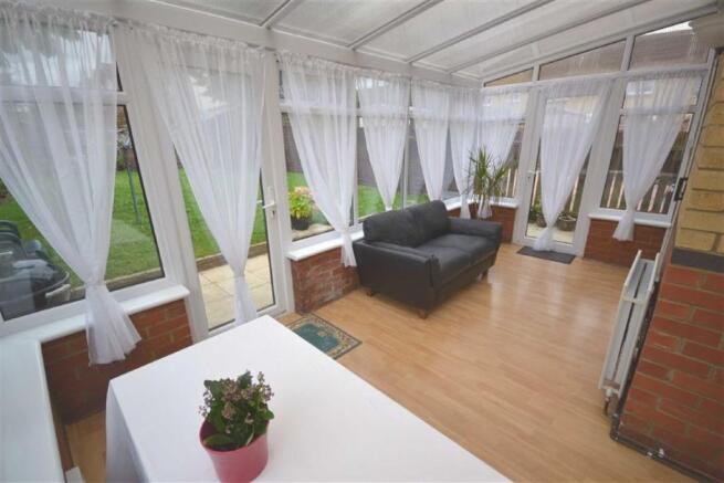 Conservatory (L-shap