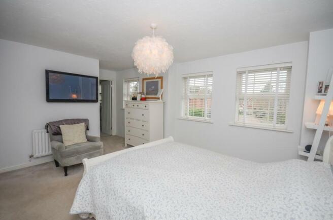 master bedroom pic 2.jpg