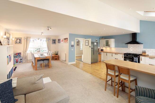 Kitchen/breakf...