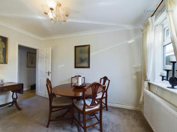 Lounge/Dining Room