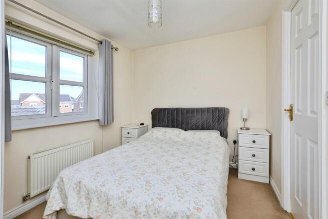 4 bed Detached for sale Image 12