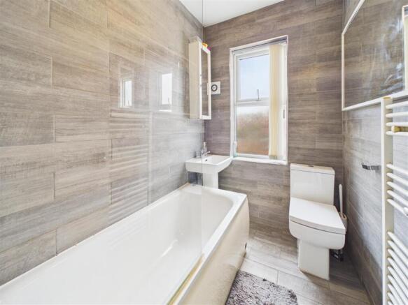 Communal First Floor Bathroom