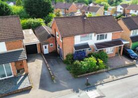 135, Rosemead Drive, Leicester LE2 5PP