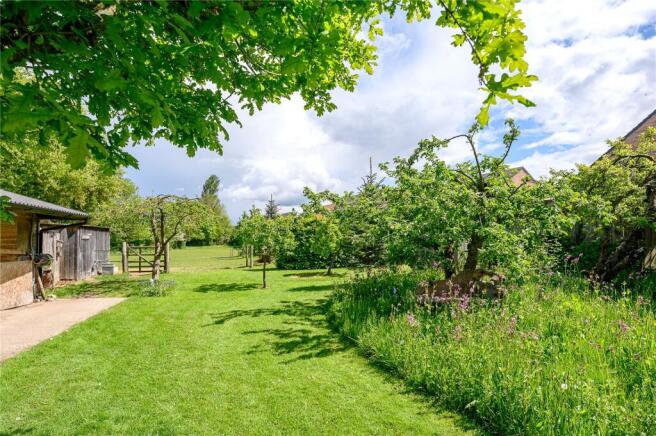 5 bed Detached for sale Image 4