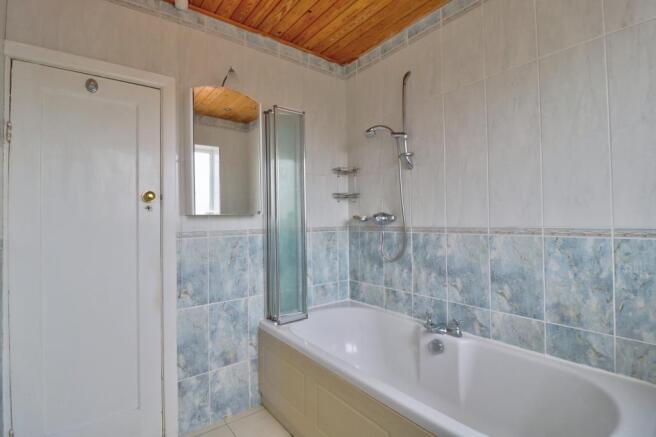 Bathroom 1.2