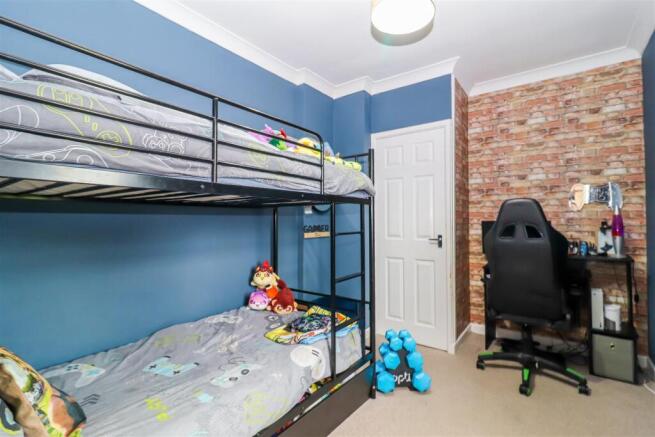 3 bed Terraced for sale Image 8