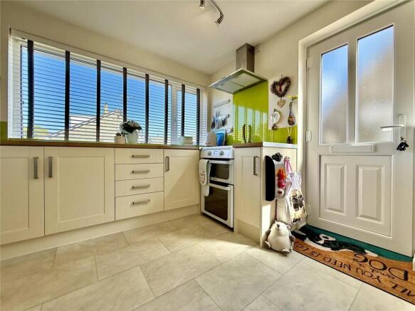 2 bed Bungalow for sale Image 5