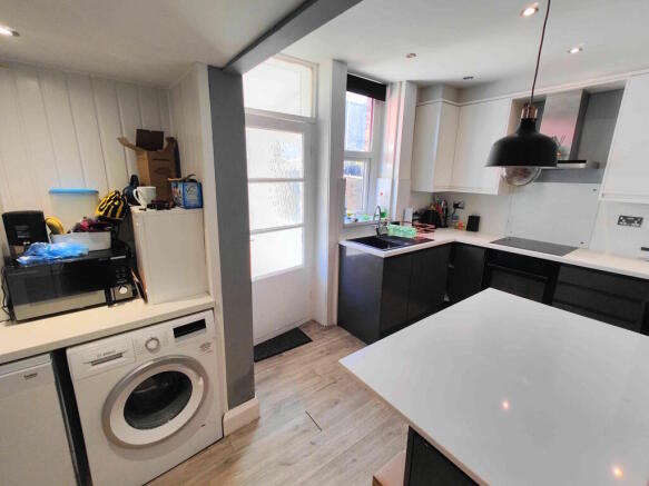 2 bed Terraced for sale Image 7