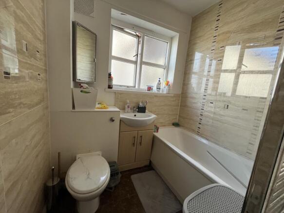2 bed Flat for sale Image 9