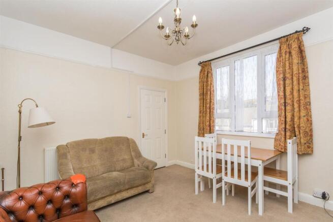 living room img 2.jpg
