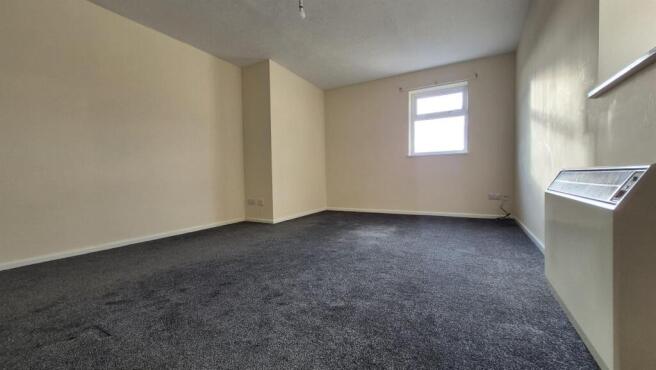 F4-9MS Living Room 3.jpeg