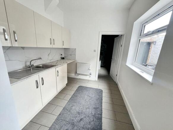 5 bed Terraced for sale Image 6