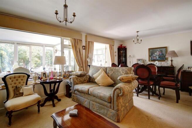 Sitting & Dining Room 2.jpg