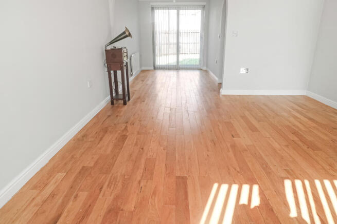 3 bed Detached to rent Image 4