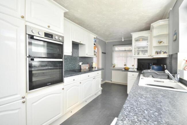 Kitchen / Breakfast
