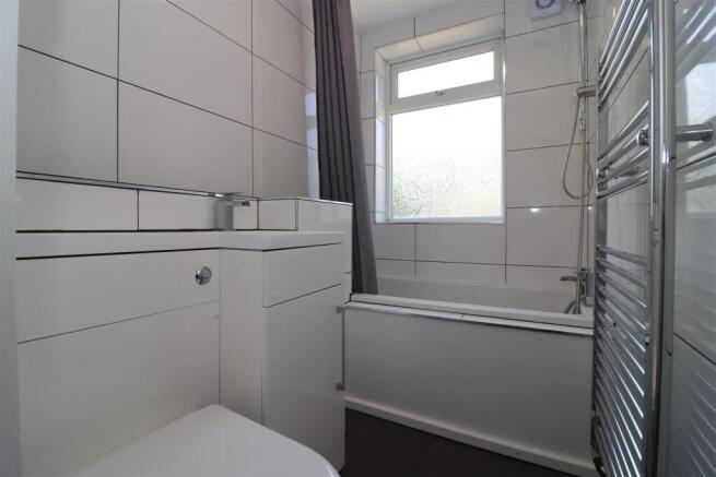 2 bed Semi-Detached to rent Image 6
