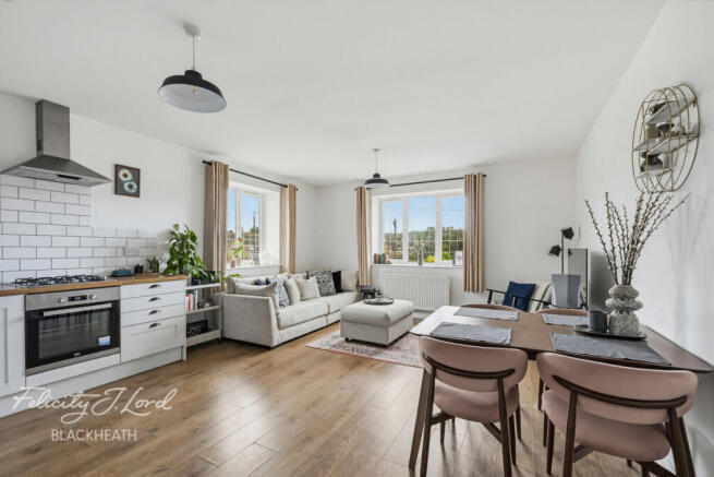 2-bed flat on Edison Grove, London, £300,000