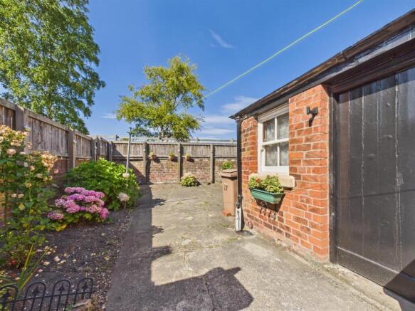 3 bed Semi-Detached for sale Image 12