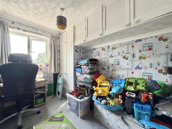 3 bed Terraced for sale Image 12