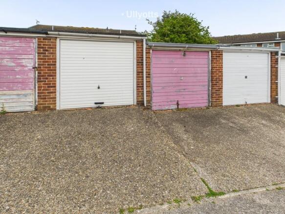 2 bed Flat for sale Image 8