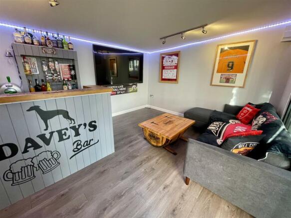 summer house bar2.jpg