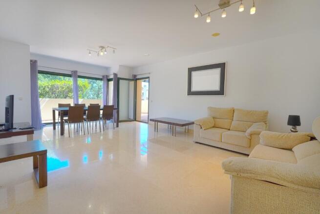LIVINGROOM
