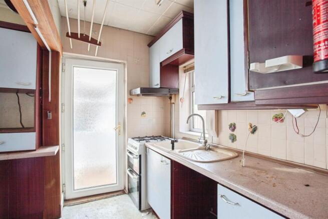 3 bed Semi-Detached for sale Image 12