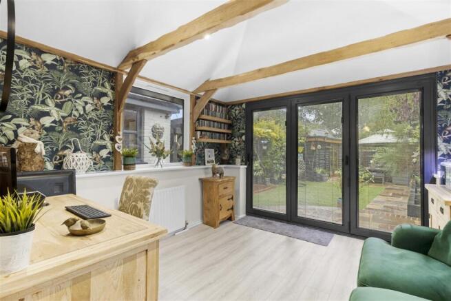 Woodside Lodge, Hailsham photo 3