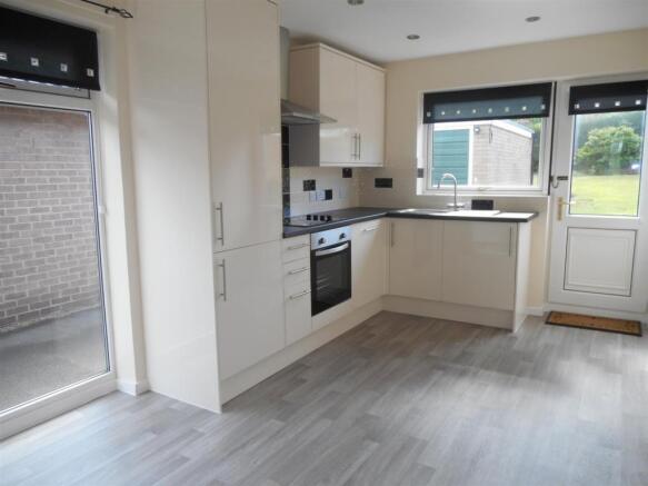kitchen 2.JPG