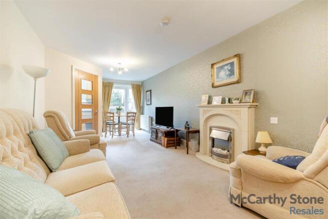 8682823-interior13.jpg