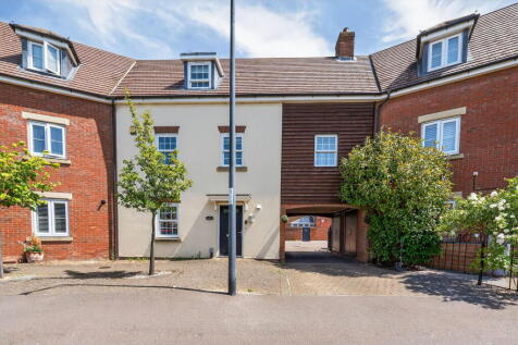 Brooklands Avenue, Wixams